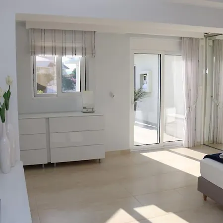 Luxury With Pool Close To Faliraki & Villa Kalithies