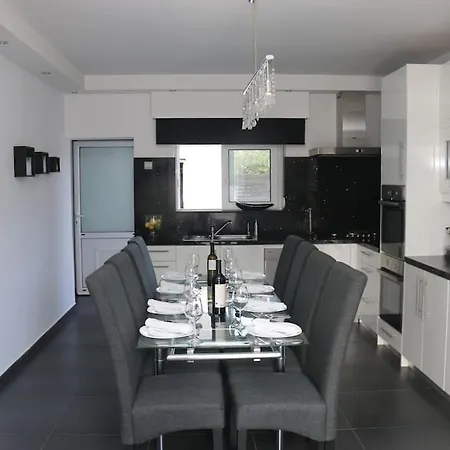 Villa Luxury With Pool Close To Faliraki & *